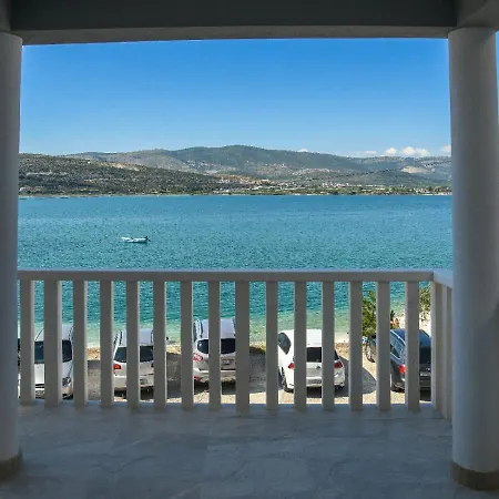 Apartmani Antonia Trogir Exterior photo